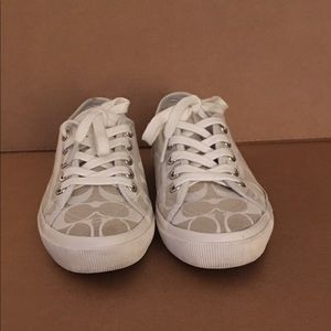 Coach tennis shoes 👟